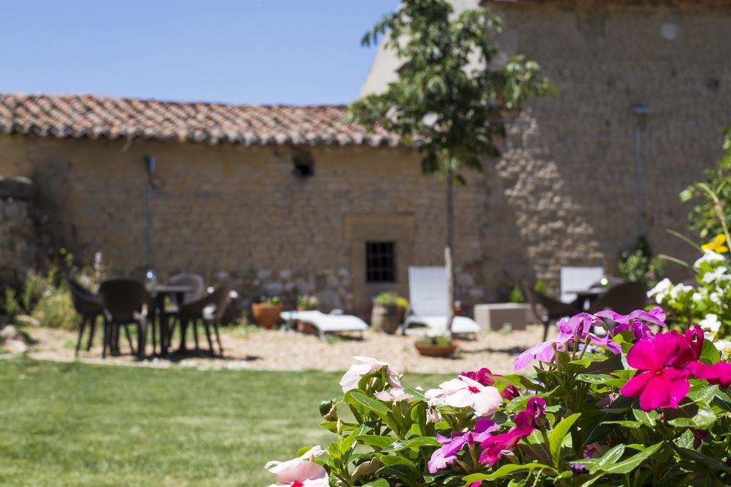 Posada Real Del Buen Camino Villanueva de Campean ภายนอก รูปภาพ